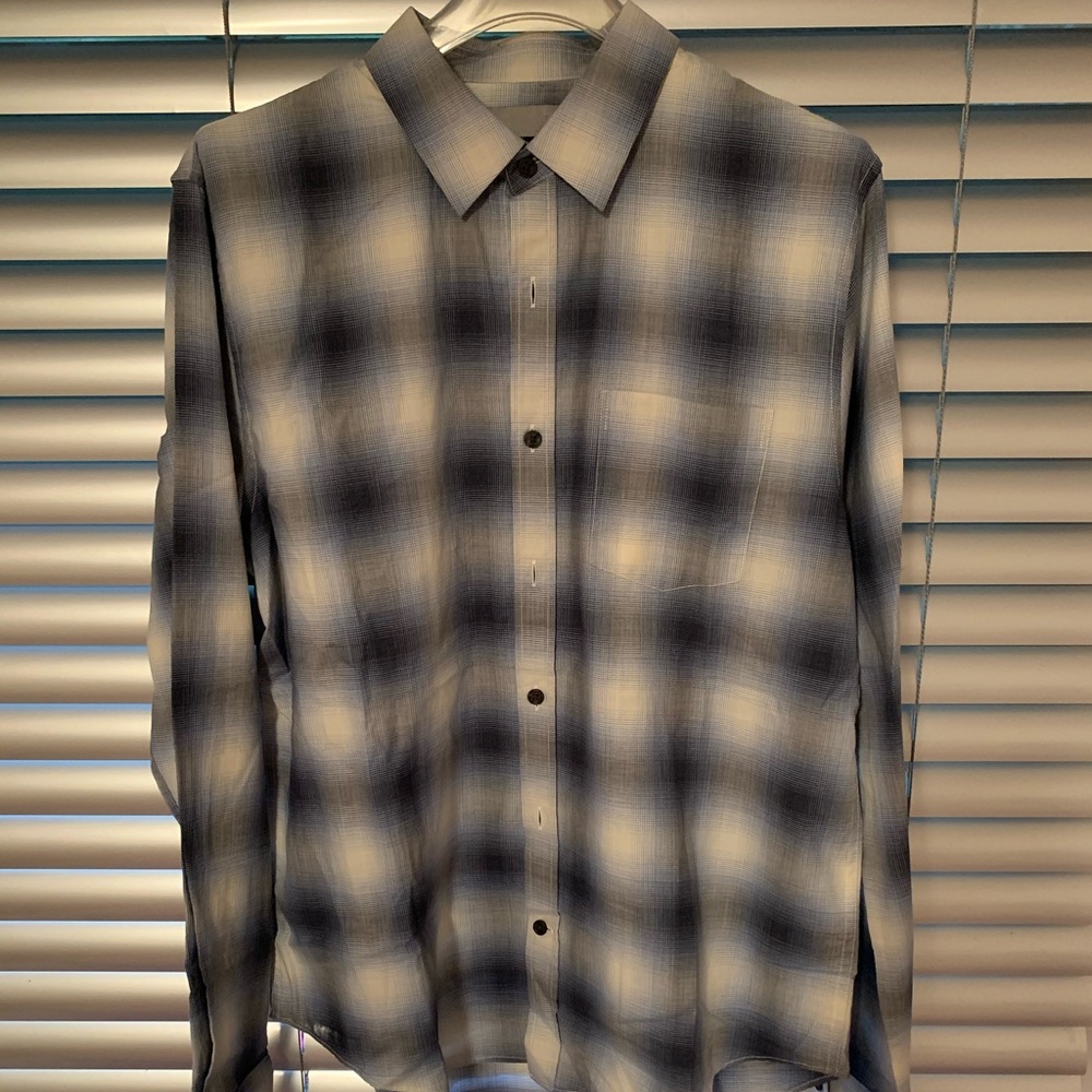 VINCE Men’s casual button down